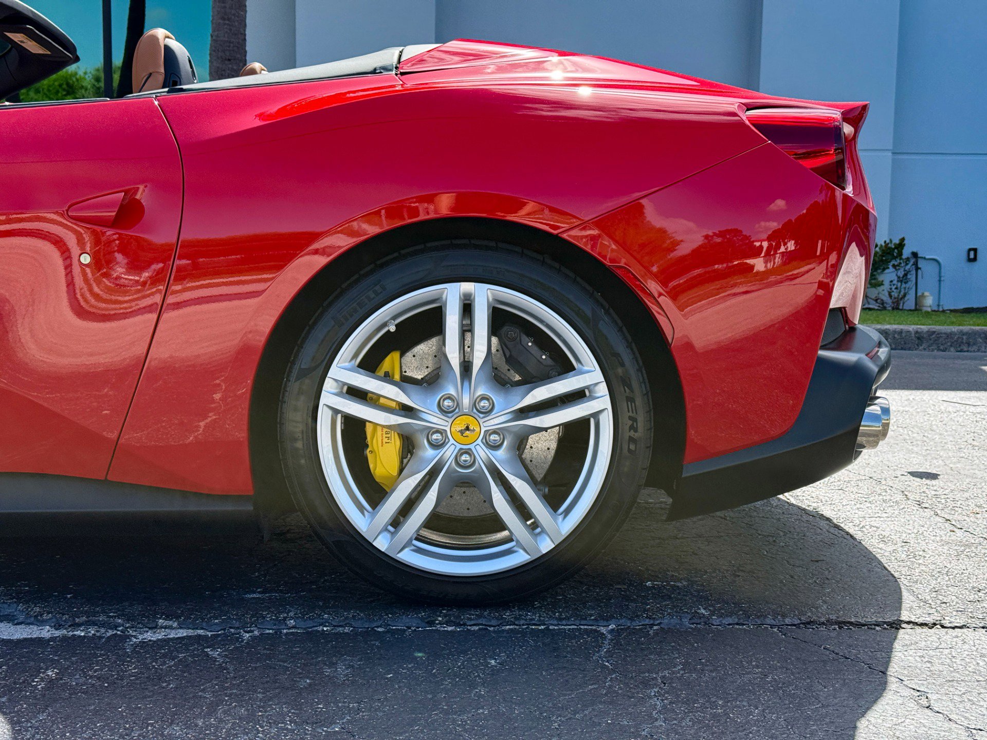 Used 2019 Ferrari Portofino RWD image 10