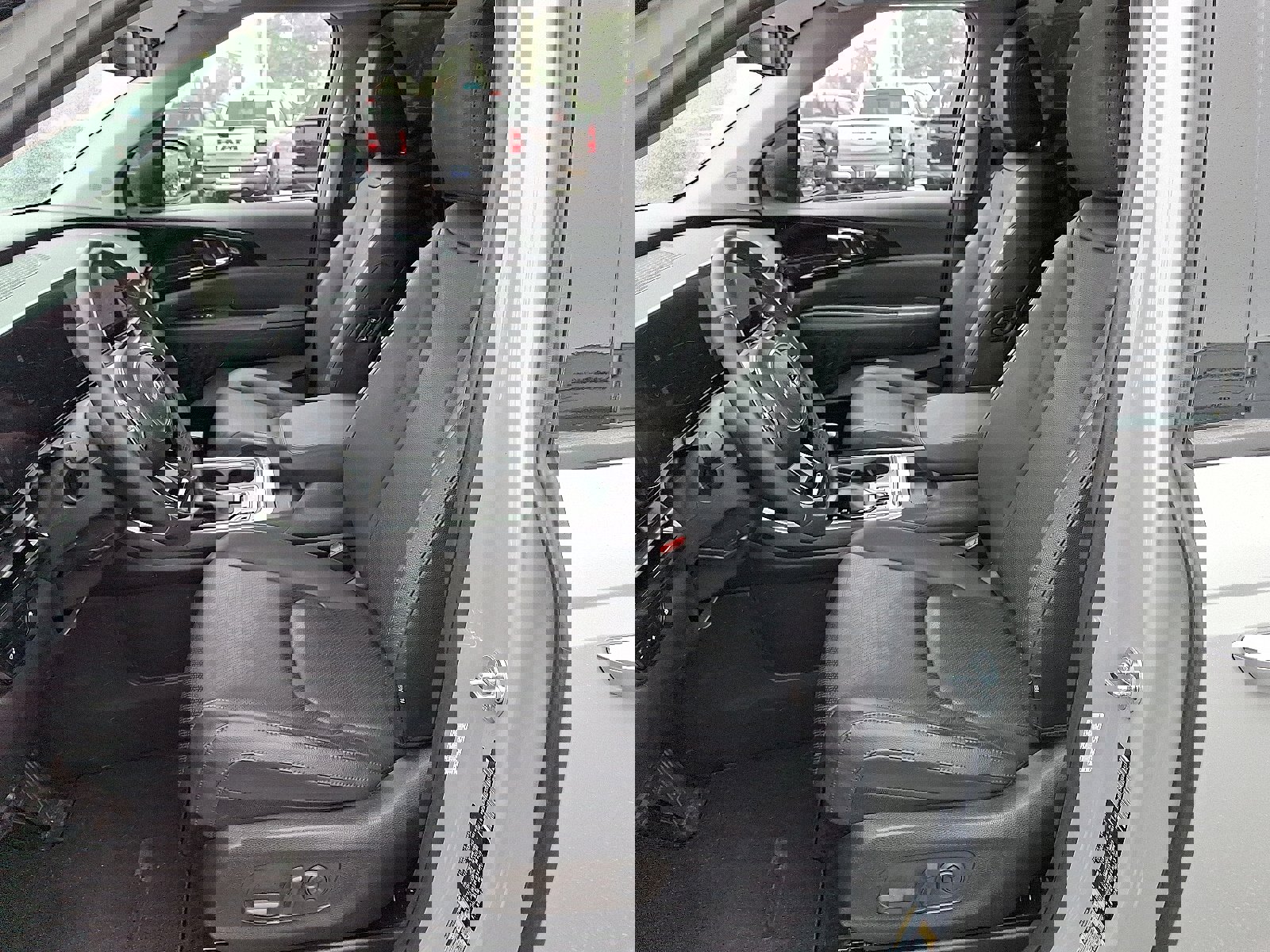 Used 2025 Kia Carnival SX Prestige image 13