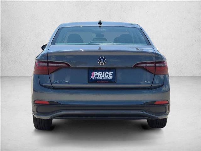 Used 2024 Volkswagen Jetta SE FWD image 7