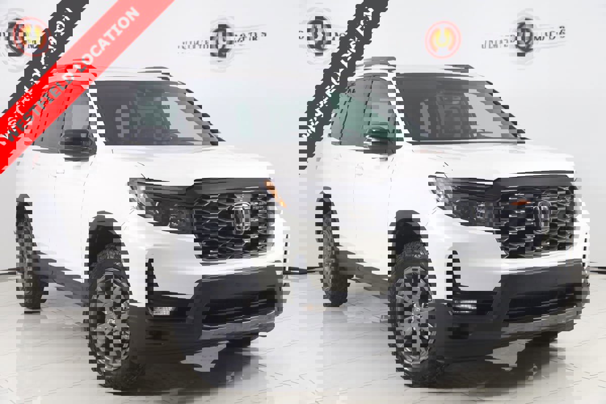 Used 2024 Honda Passport TrailSport image 1