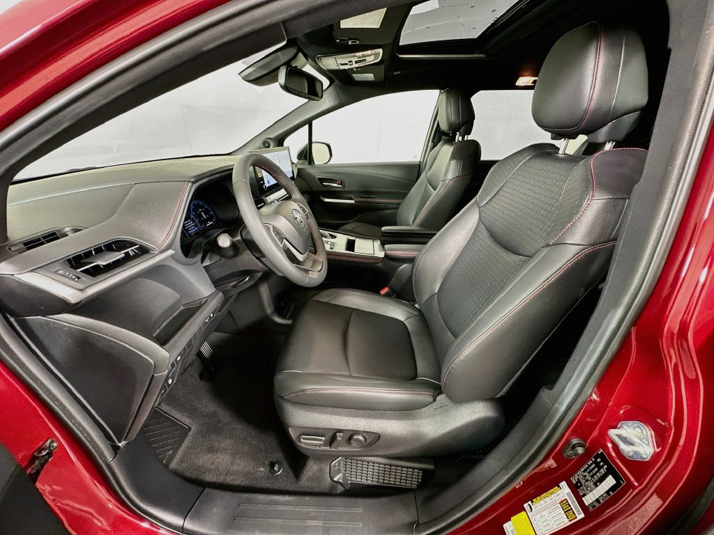 Certified 2026 Toyota Sienna XSE FWD image 21