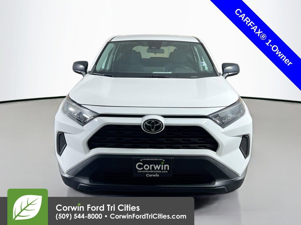 Used 2022 Toyota RAV4 LE image 4