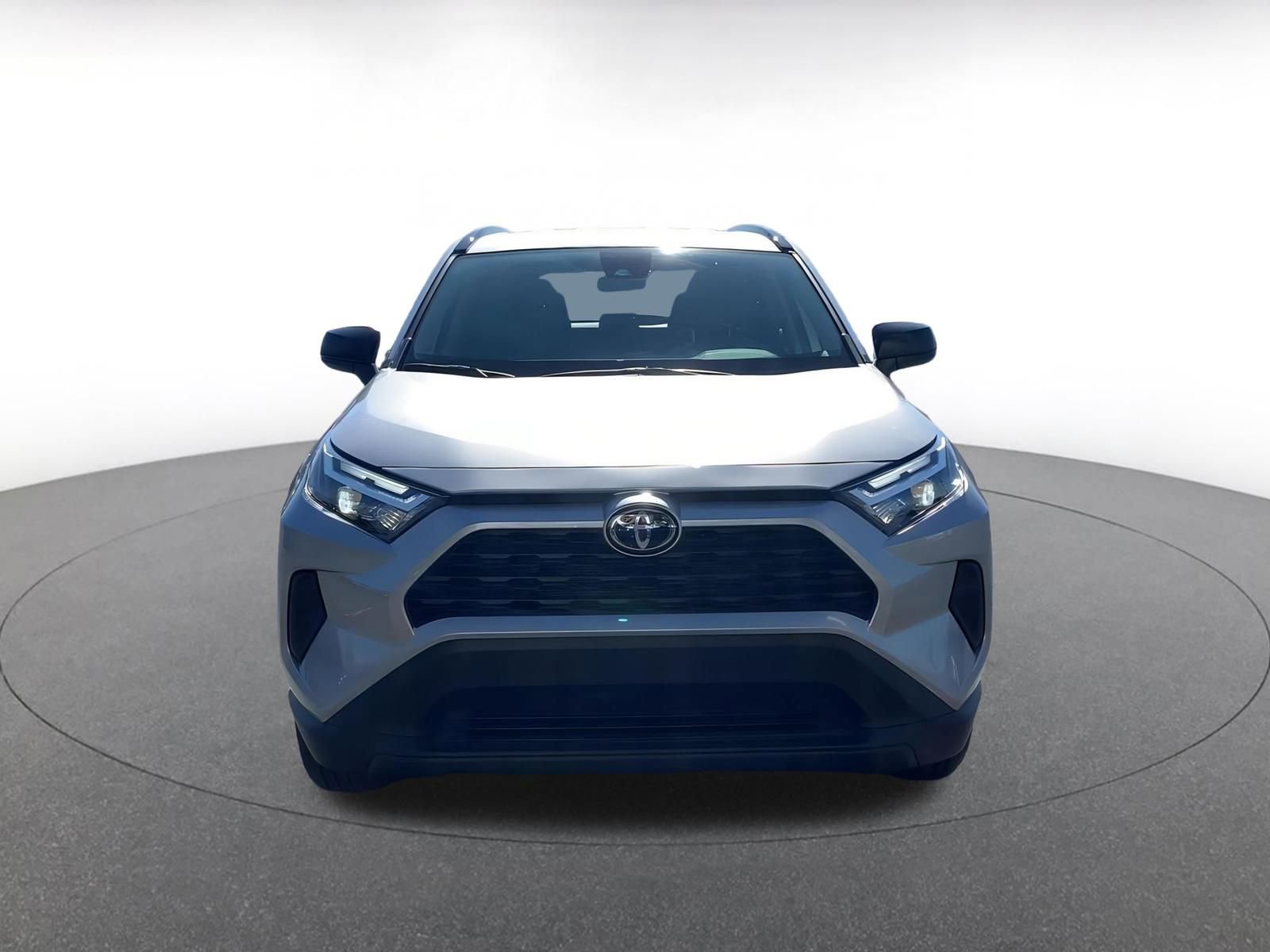 Used 2025 Toyota RAV4 LE image 4