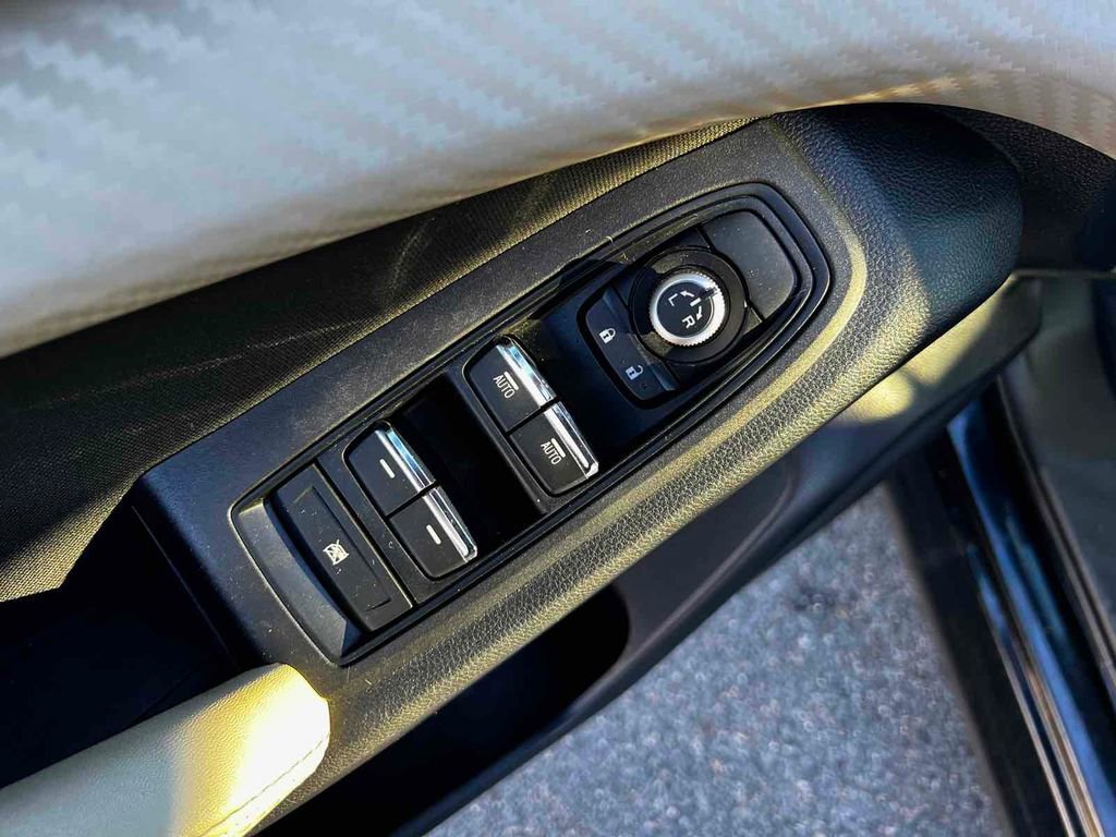 Used 2022 Subaru Ascent Premium w/ Convenience Package image 12