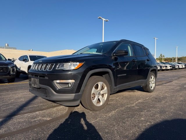 Used 2018 Jeep Compass Latitude w/ Popular Equipment Group AWD/4WD image 1
