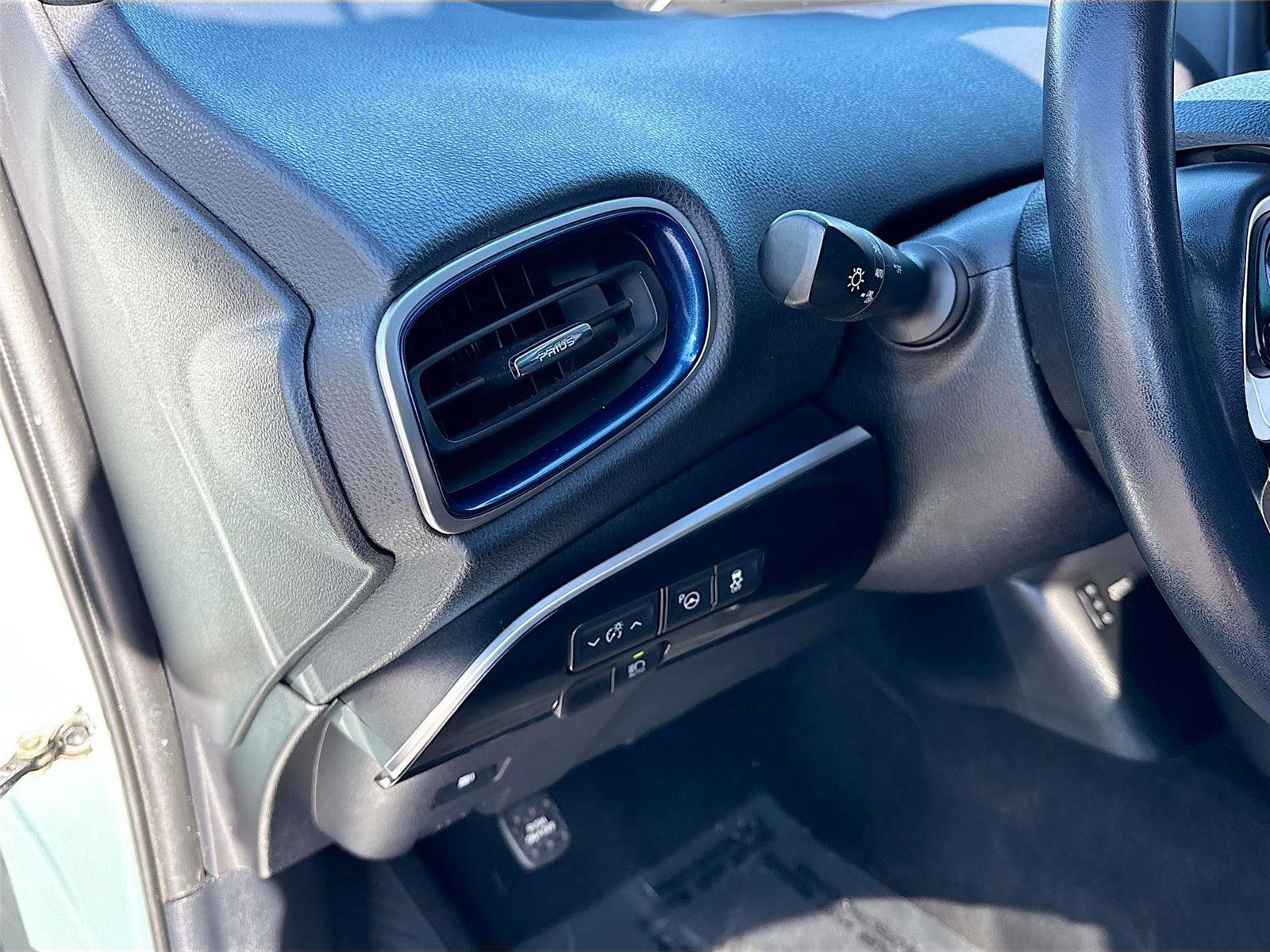 Used 2018 Toyota Prius Four Touring image 11