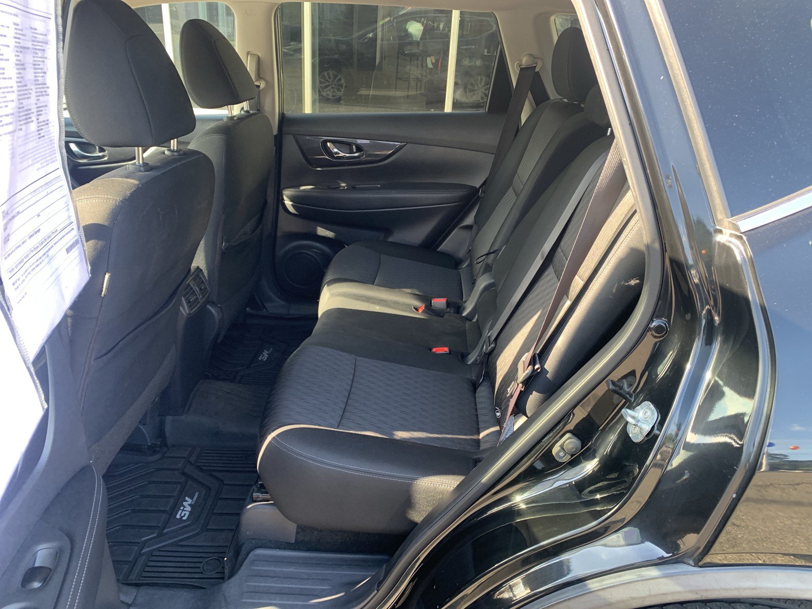 Used 2018 Nissan Rogue SV FWD image 10