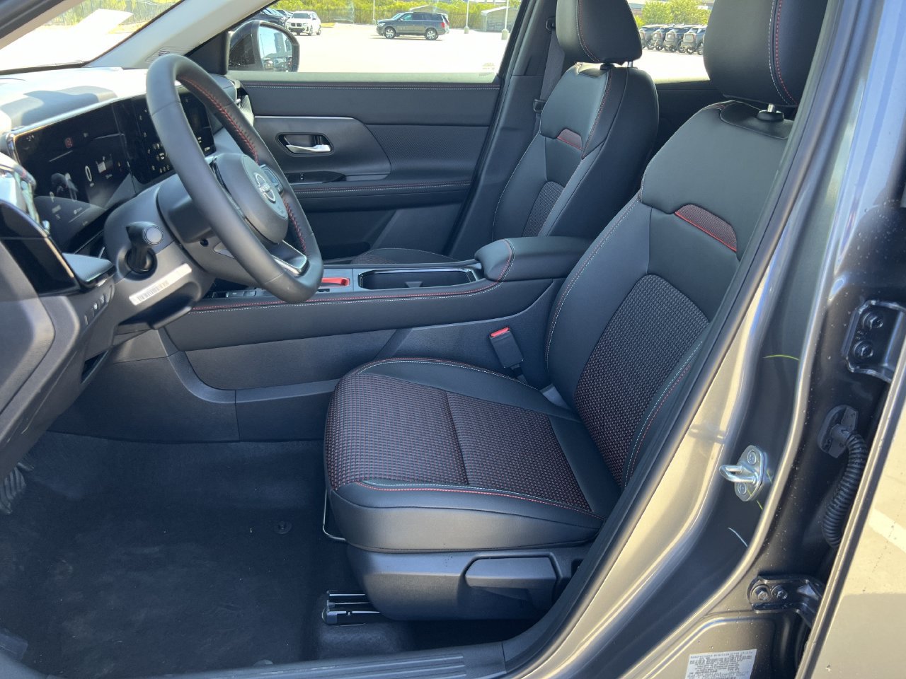 New 2027 Nissan Kicks SR FWD image 7