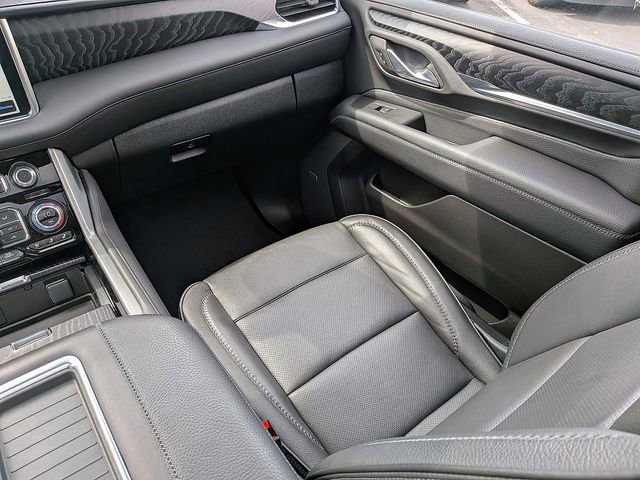 Used 2024 GMC Yukon XL Denali AWD/4WD image 18
