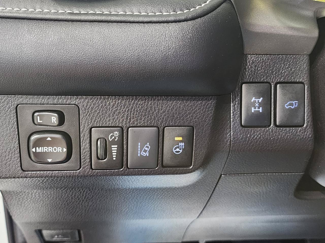 Used 2017 Toyota RAV4 Platinum w/ All Weather Liner Package AWD/4WD image 18