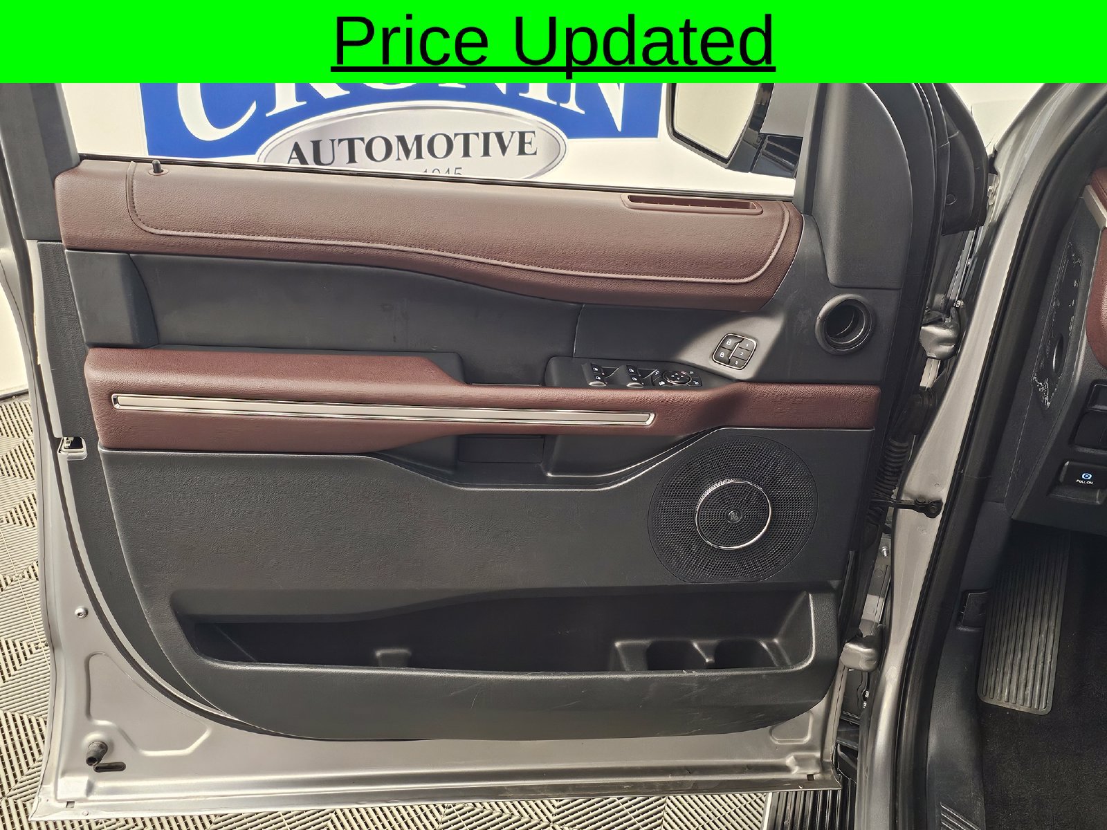 Used 2022 Ford Expedition Max Limited AWD/4WD image 4