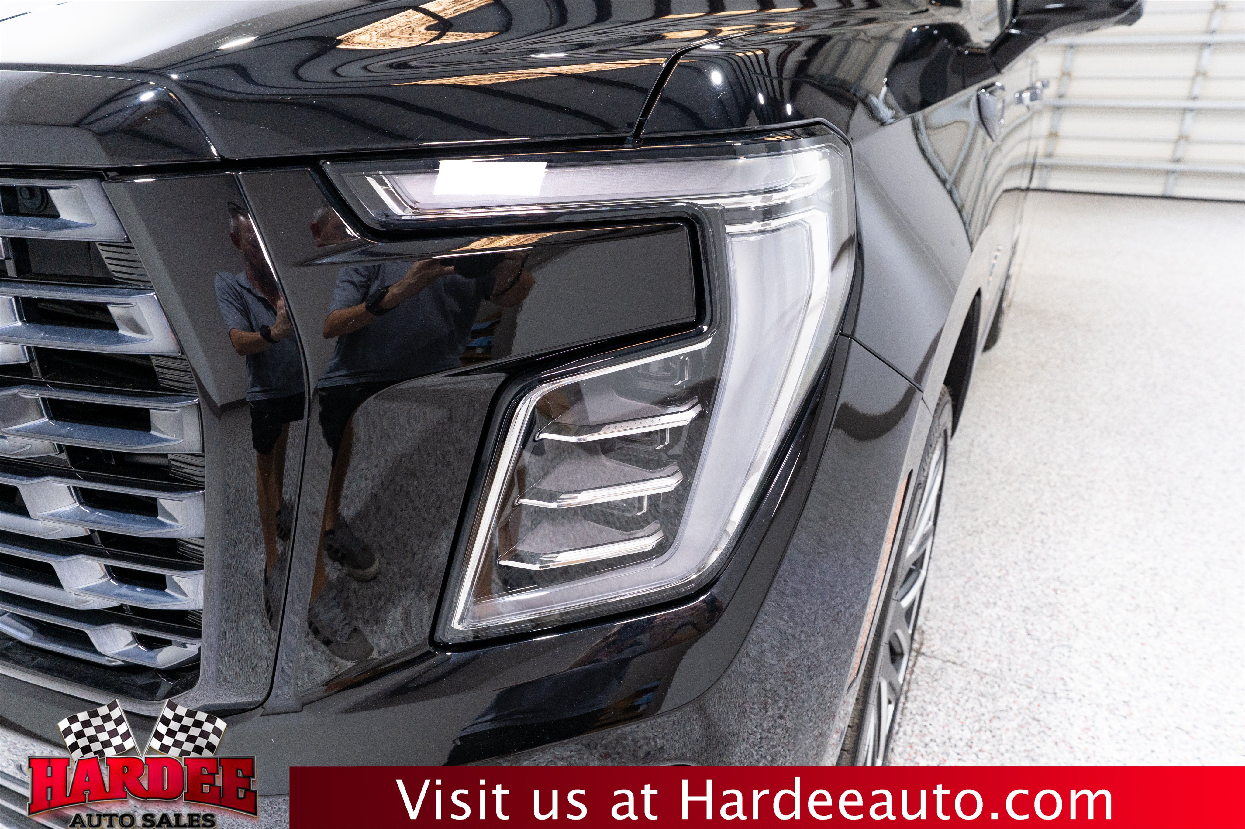 Used 2026 GMC Yukon Denali Ultimate w/ LPO, Floor Liner Package AWD/4WD image 8