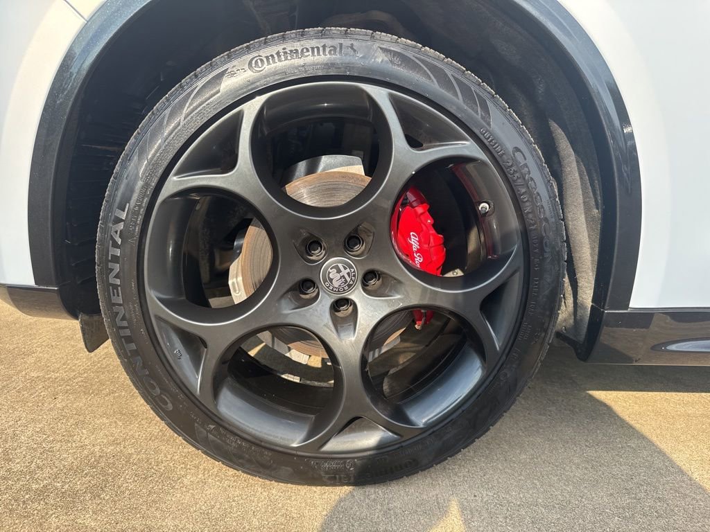 Used 2024 Alfa Romeo Stelvio AWD image 26
