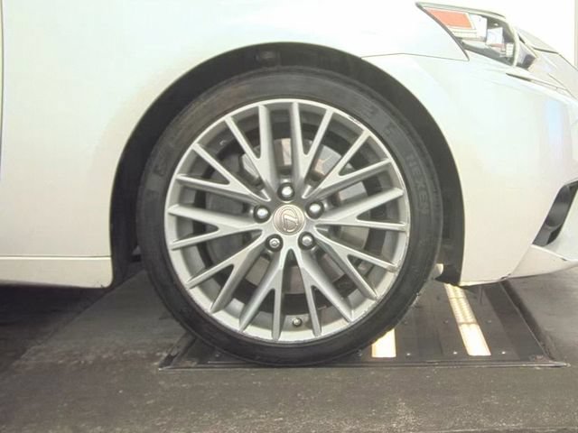 Used 2016 Lexus IS 200t w/ Navigation System Package RWD image 10