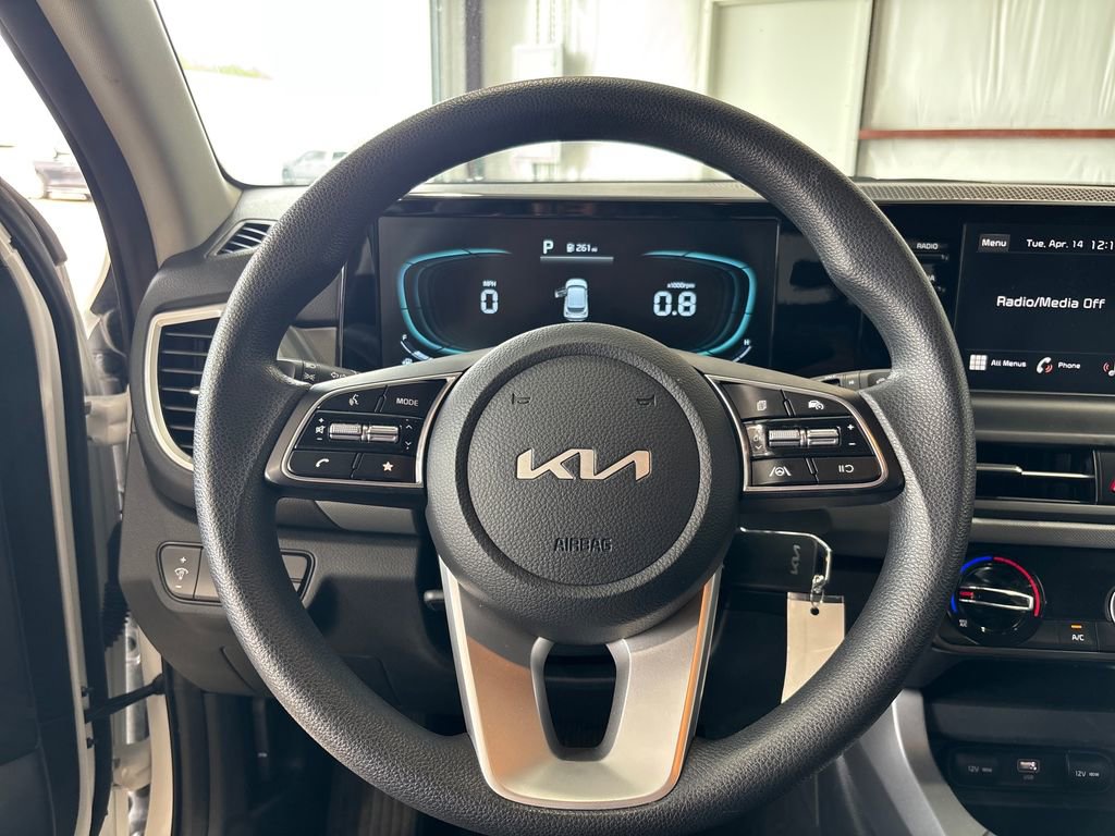Used 2026 Kia Seltos LX AWD/4WD image 9