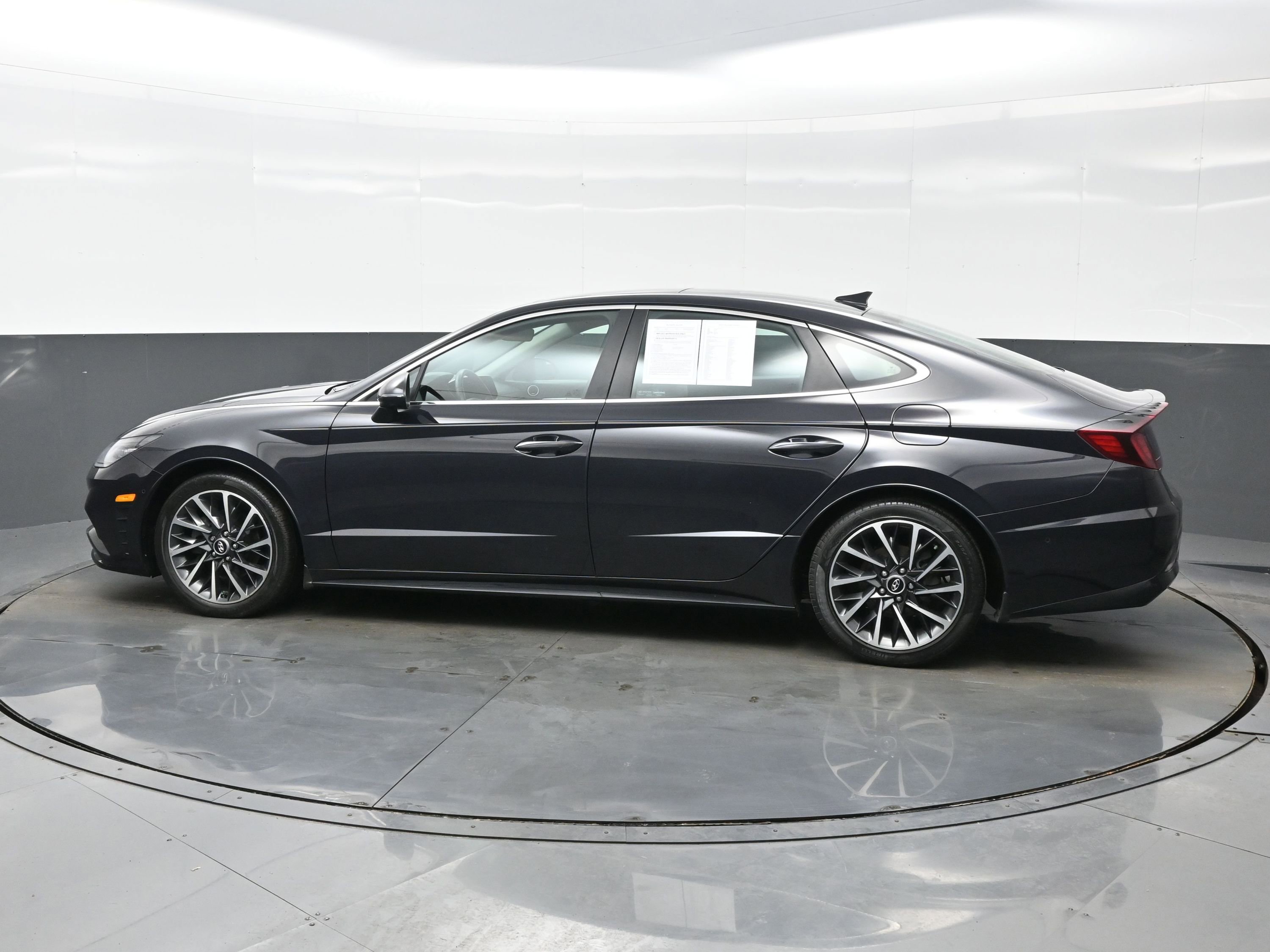 Used 2023 Hyundai Sonata Limited image 3