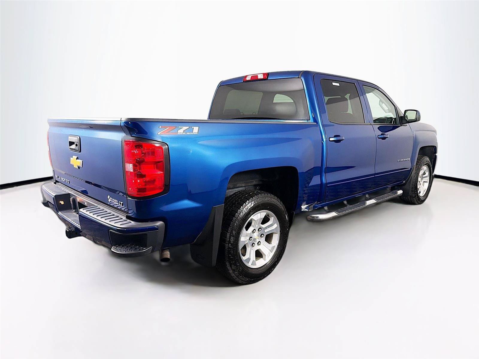 Used 2018 Chevrolet Silverado 1500 LT w/ All Star Edition AWD/4WD image 11