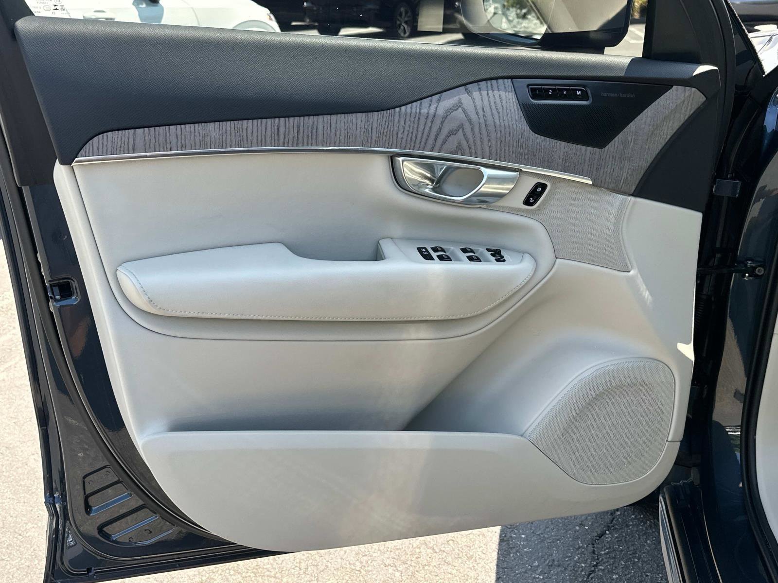 Certified 2023 Volvo XC90 T8 Plus w/ Protection Package Premier image 15