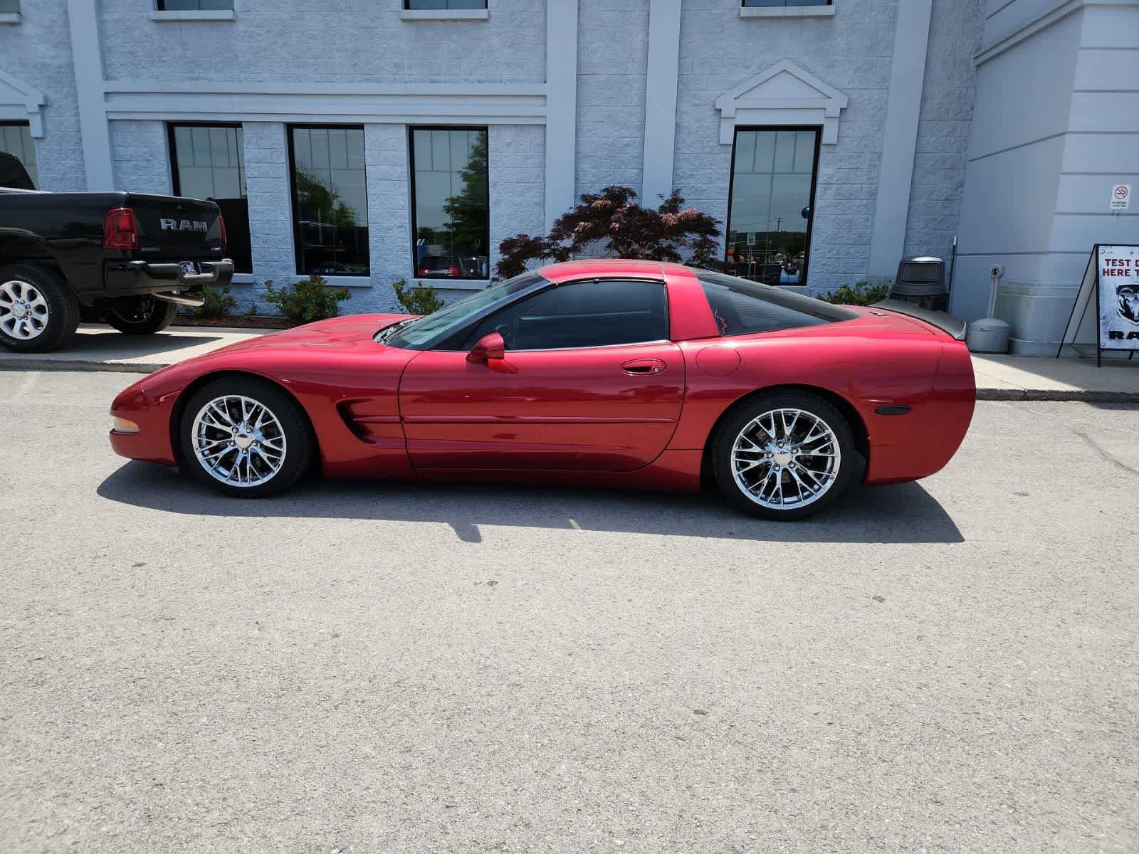 Used 2001 Chevrolet Corvette Coupe w/ Preferred Equipment Group2 RWD image 2