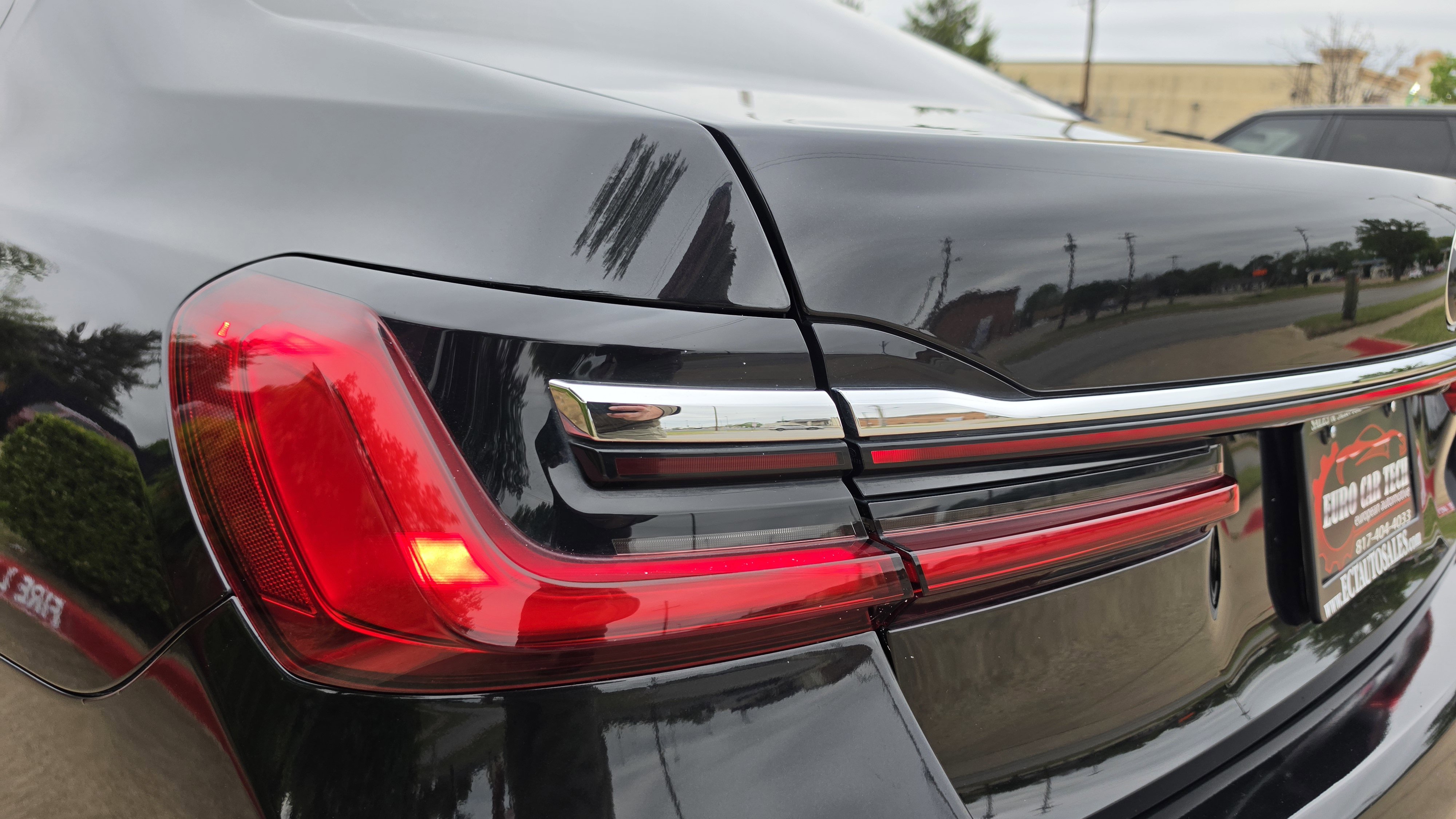 Used 2021 BMW 740i w/ M Sport Package image 10