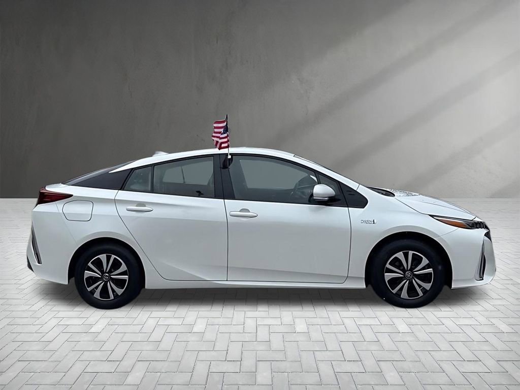 Used 2018 Toyota Prius Prime Premium image 8