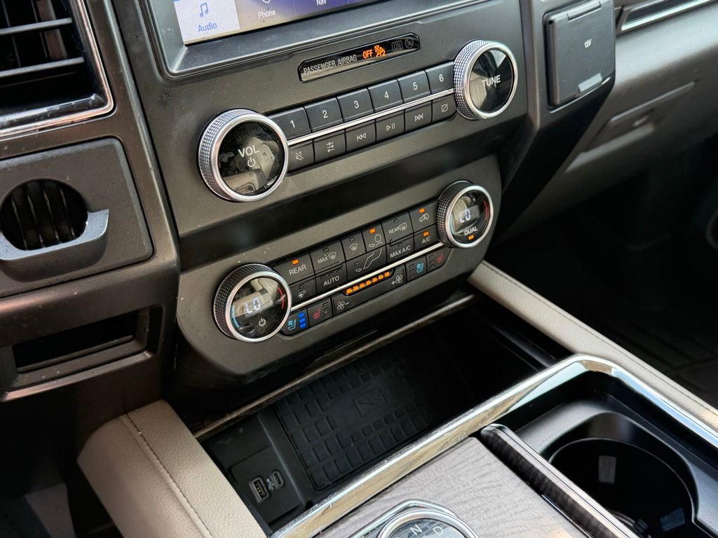Used 2021 Ford Expedition Limited RWD image 22
