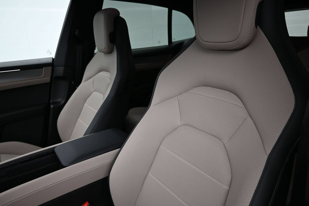 New 2026 Porsche Cayenne Electric AWD/4WD image 5