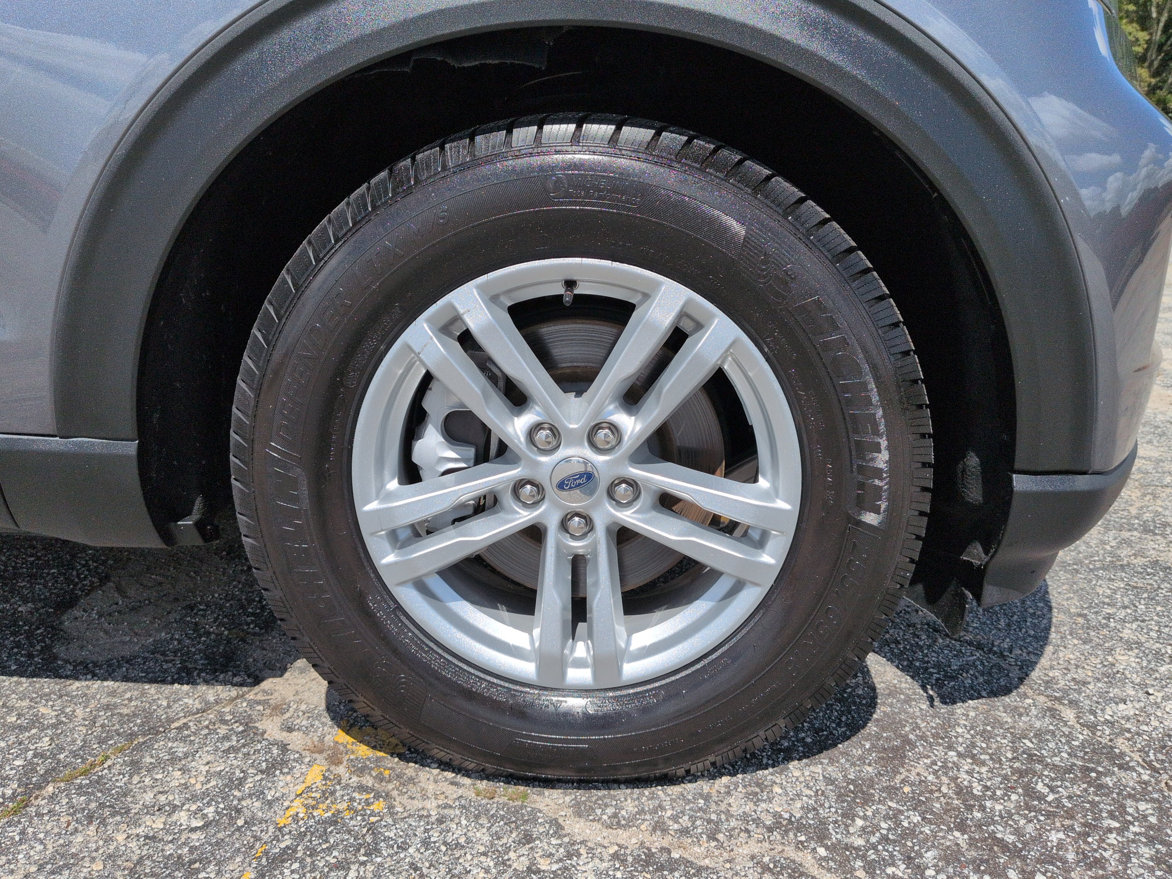 Certified 2022 Ford Explorer XLT RWD image 9