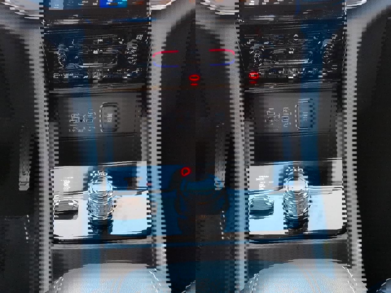 Used 2023 Jeep Grand Cherokee Limited w/ Black Appearance Package image 18