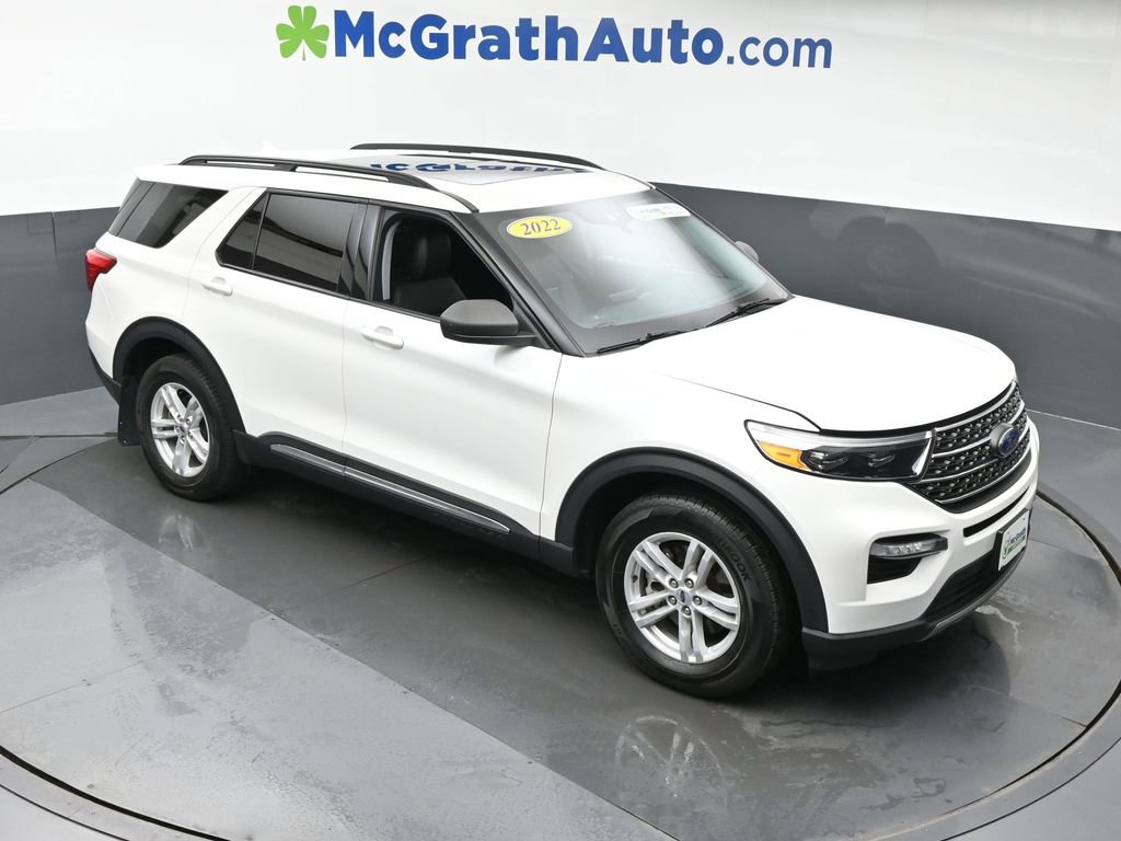 Used 2022 Ford Explorer XLT w/ Equipment Group 202A image 3