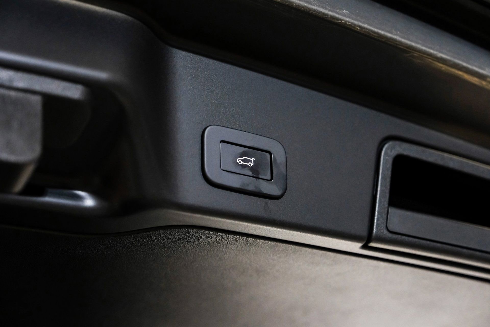 Used 2024 Land Rover Range Rover Evoque S image 51