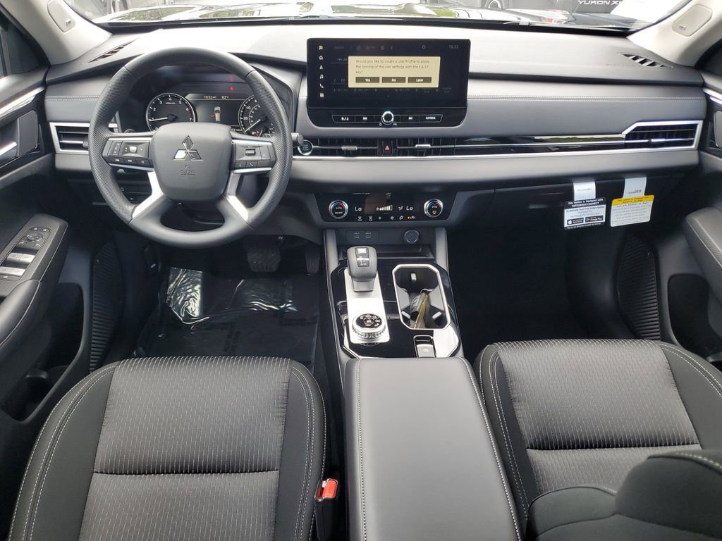 New 2026 Mitsubishi Outlander ES image 15