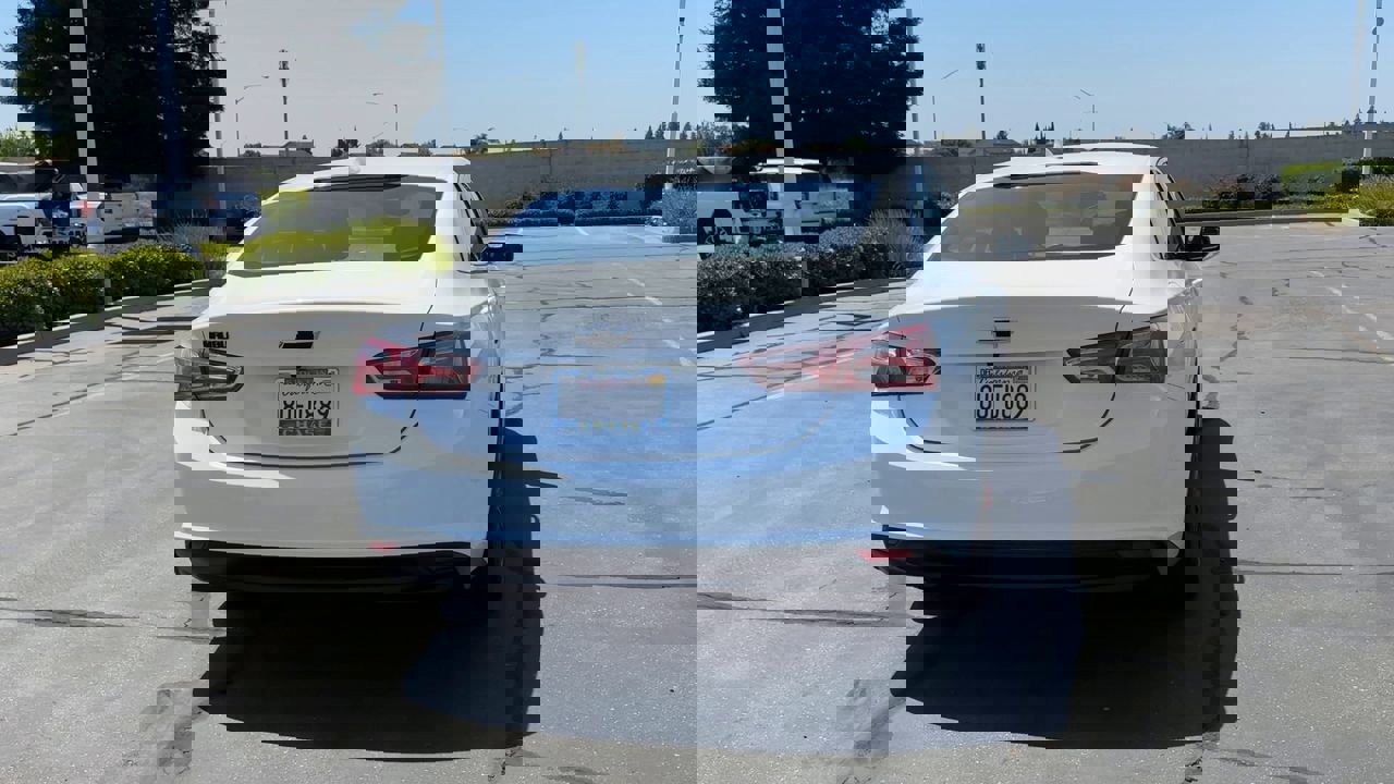 Used 2020 Chevrolet Malibu LT w/ Leather Package image 3