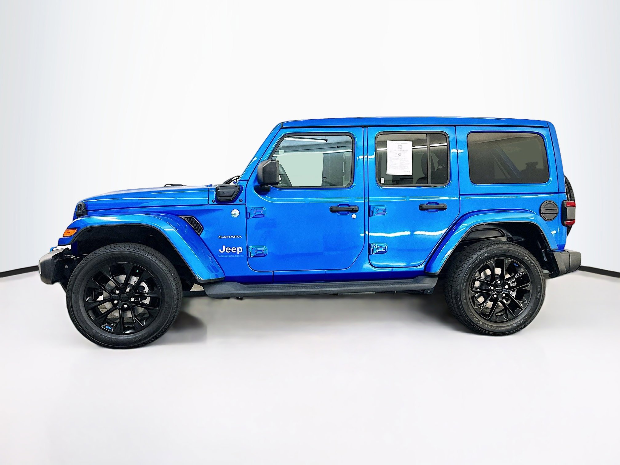 Used 2023 Jeep Wrangler Sahara image 4