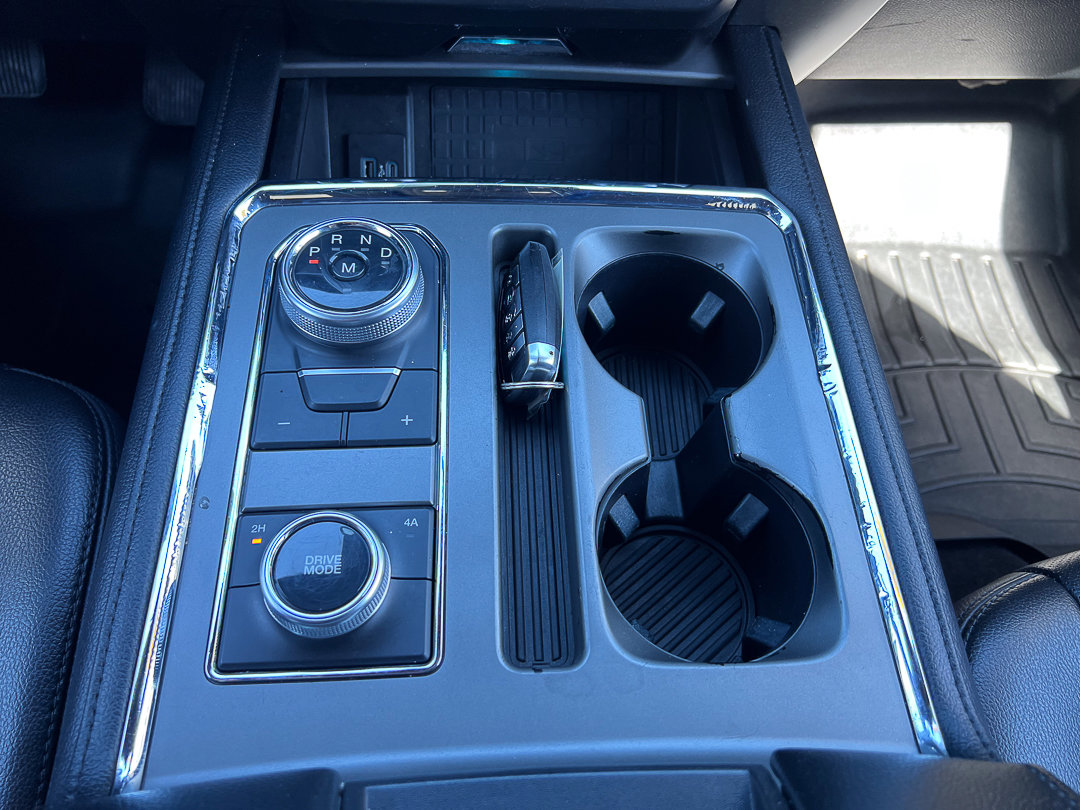 Used 2020 Ford Expedition XLT w/ Equipment Group 202A AWD/4WD image 26