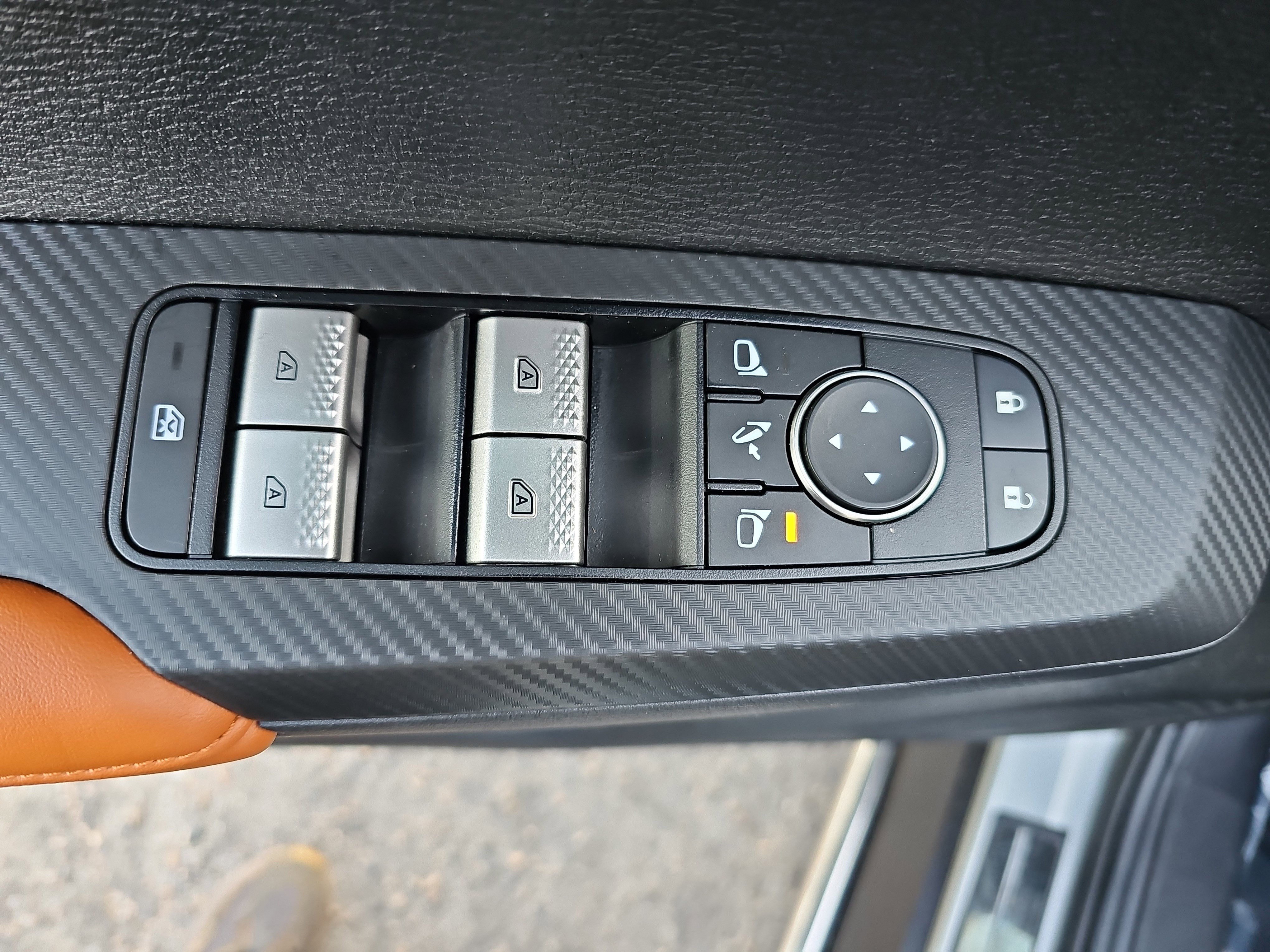 Used 2024 Mitsubishi Outlander SEL AWD/4WD image 28