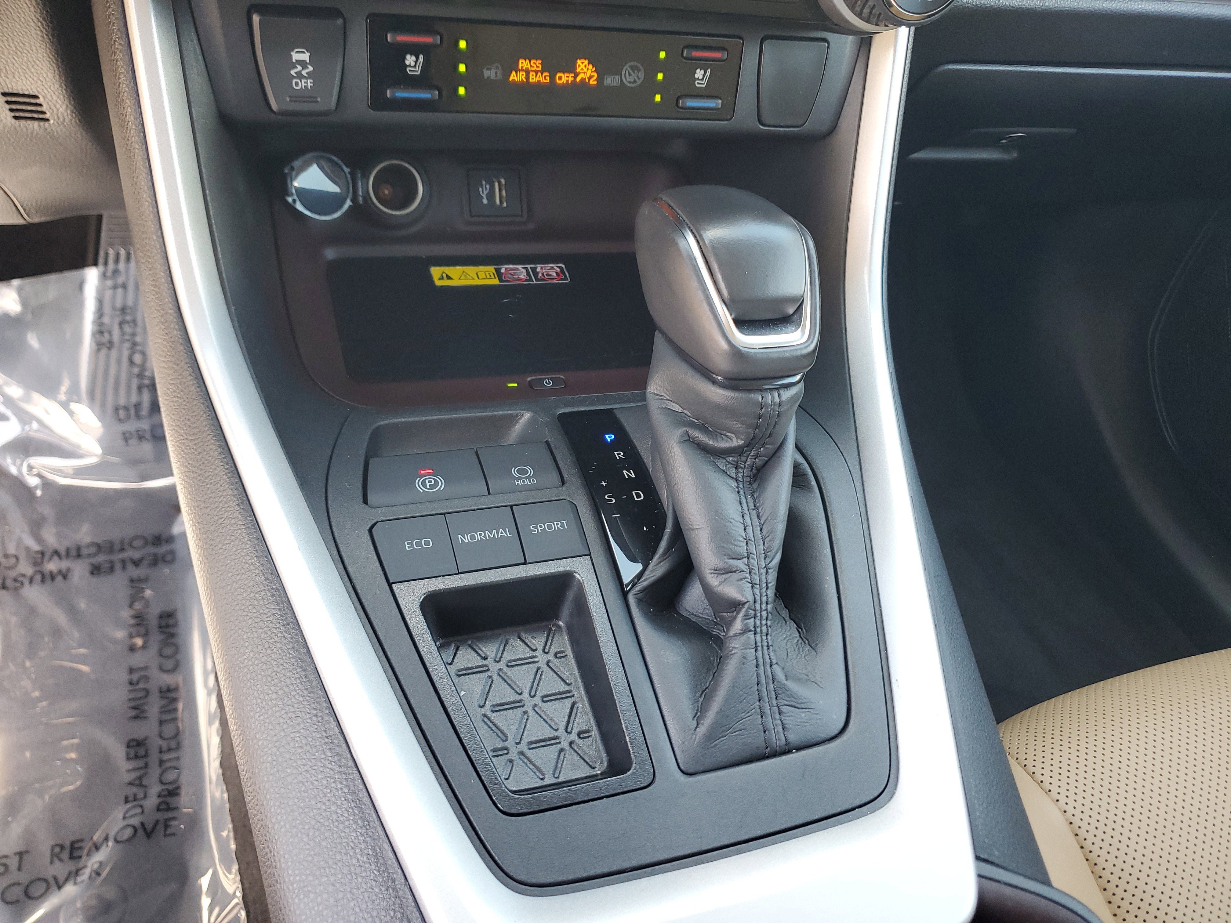 Used 2023 Toyota RAV4 Limited image 27