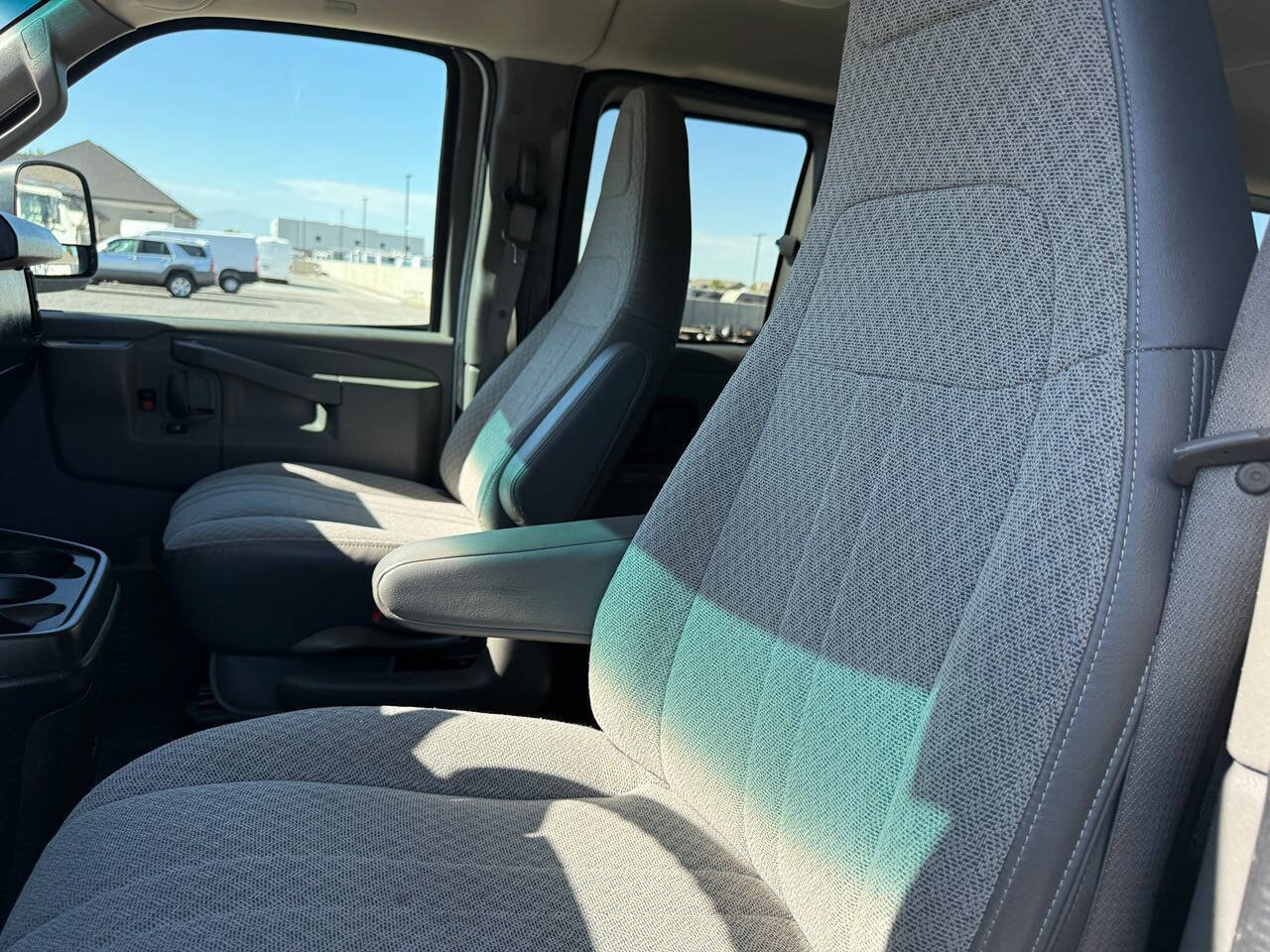 Used 2016 GMC Savana 3500 LT w/ LT Preferred Equipment Group RWD image 16
