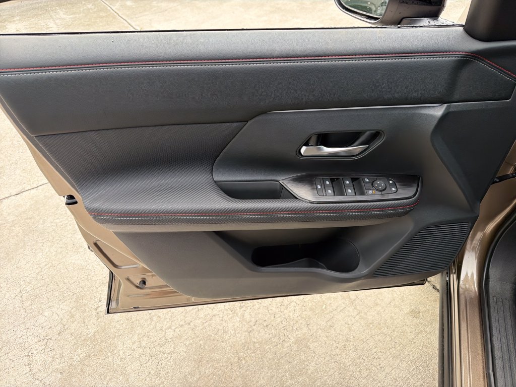 New 2027 Nissan Kicks SR FWD image 15