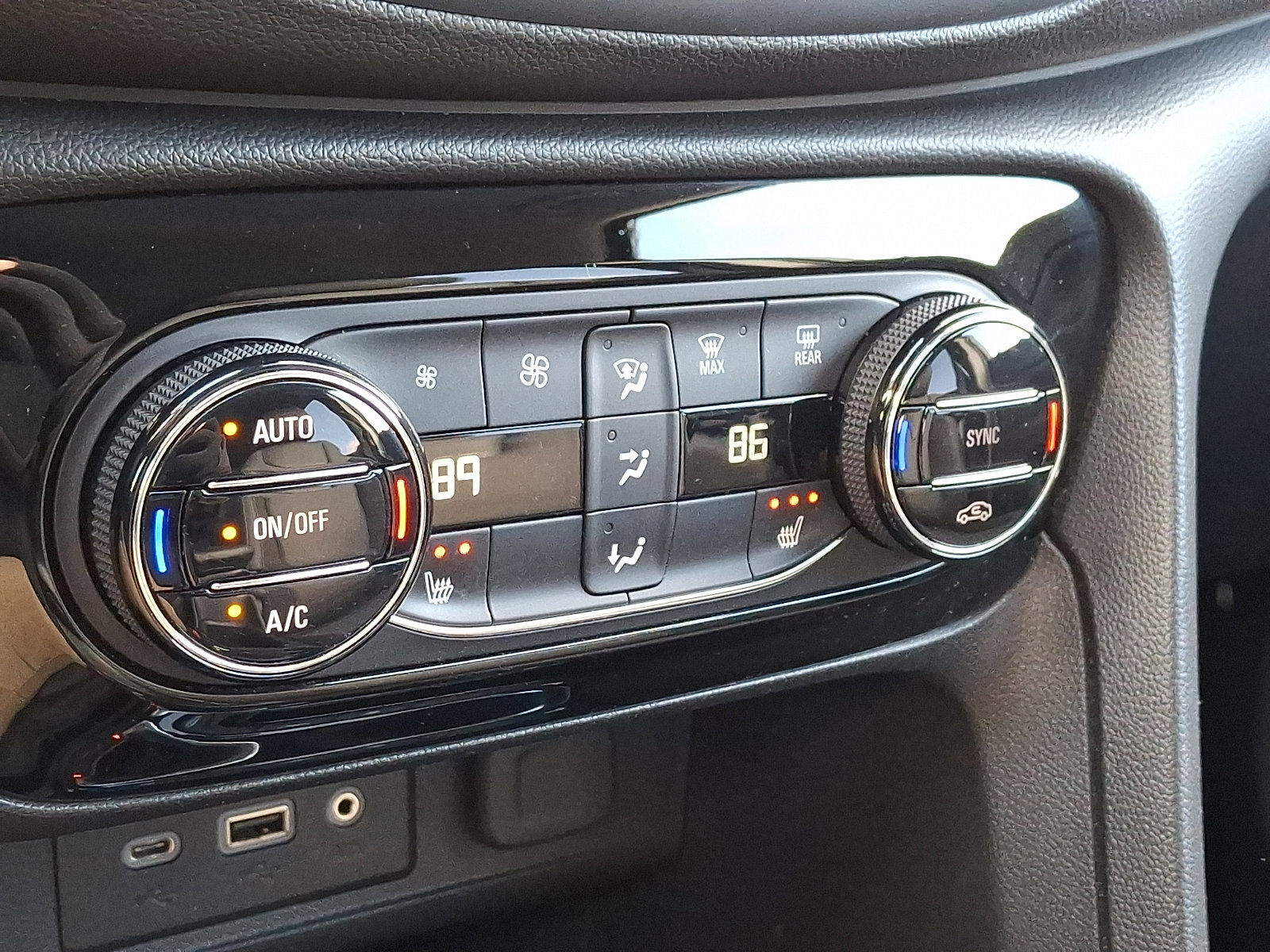 Certified 2022 Buick Encore GX Select image 17