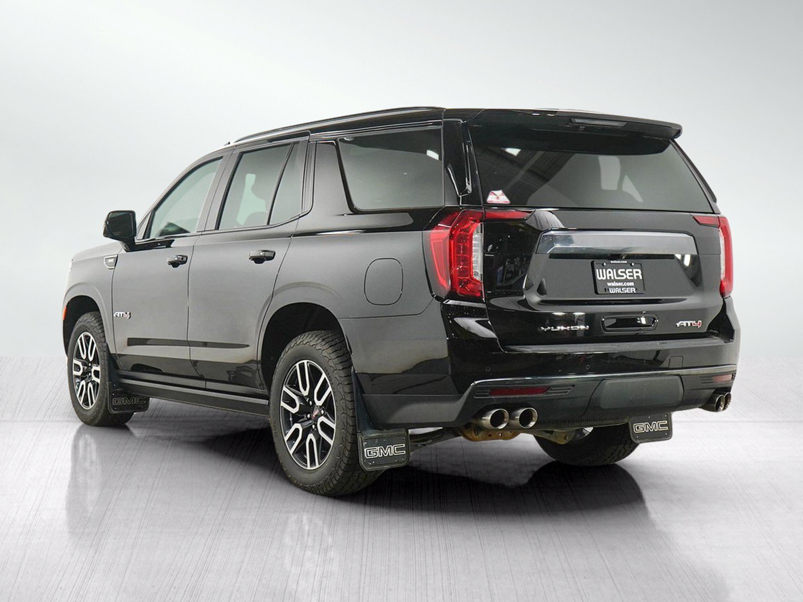 Used 2022 GMC Yukon AT4 w/ AT4 Premium Package AWD/4WD image 5