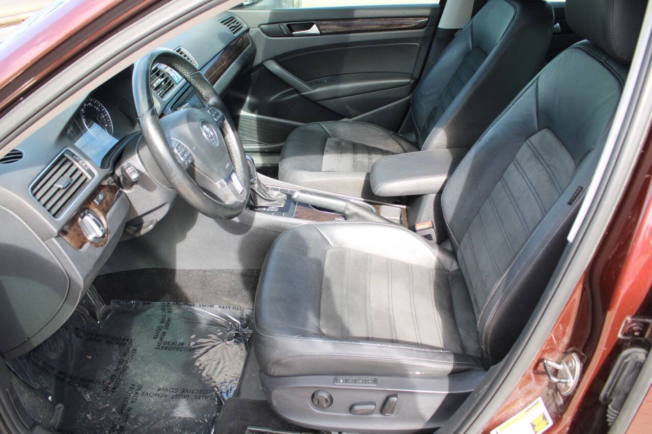 Used 2014 Volkswagen Passat 1.8T SEL Premium FWD image 12