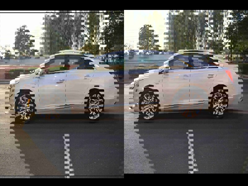 Used 2019 Cadillac XTS Luxury image 4