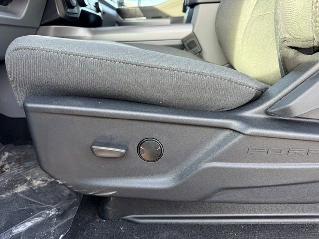 New 2026 Ford F250 XLT w/ XLT Premium Package image 13