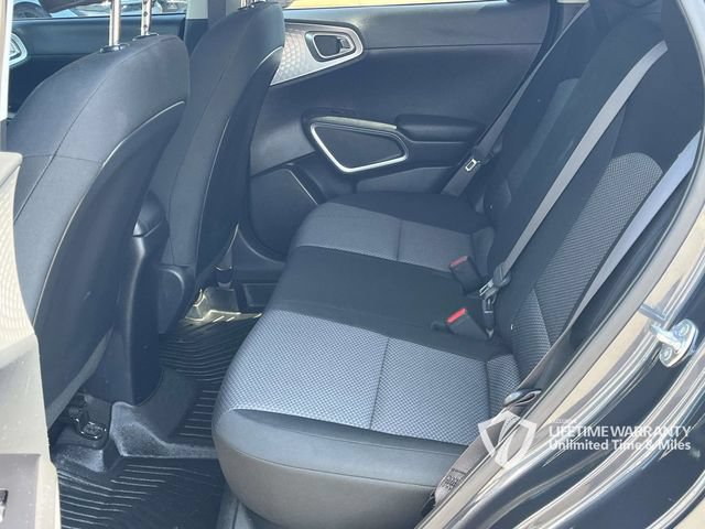 Used 2025 Kia Soul LX w/ LX Technology Package FWD image 17