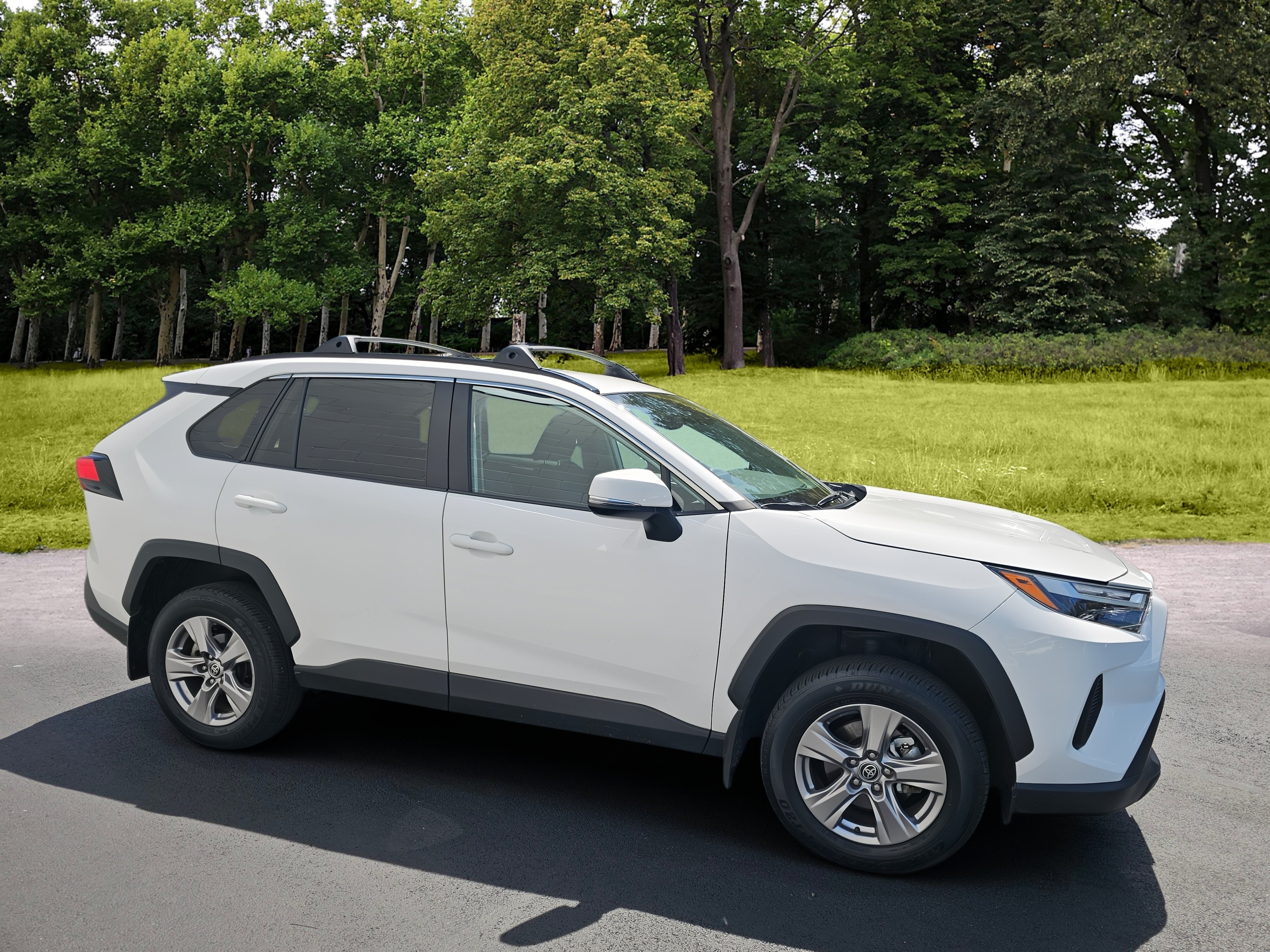 Used 2022 Toyota RAV4 XLE w/ XLE Grade Weather Package AWD/4WD image 6