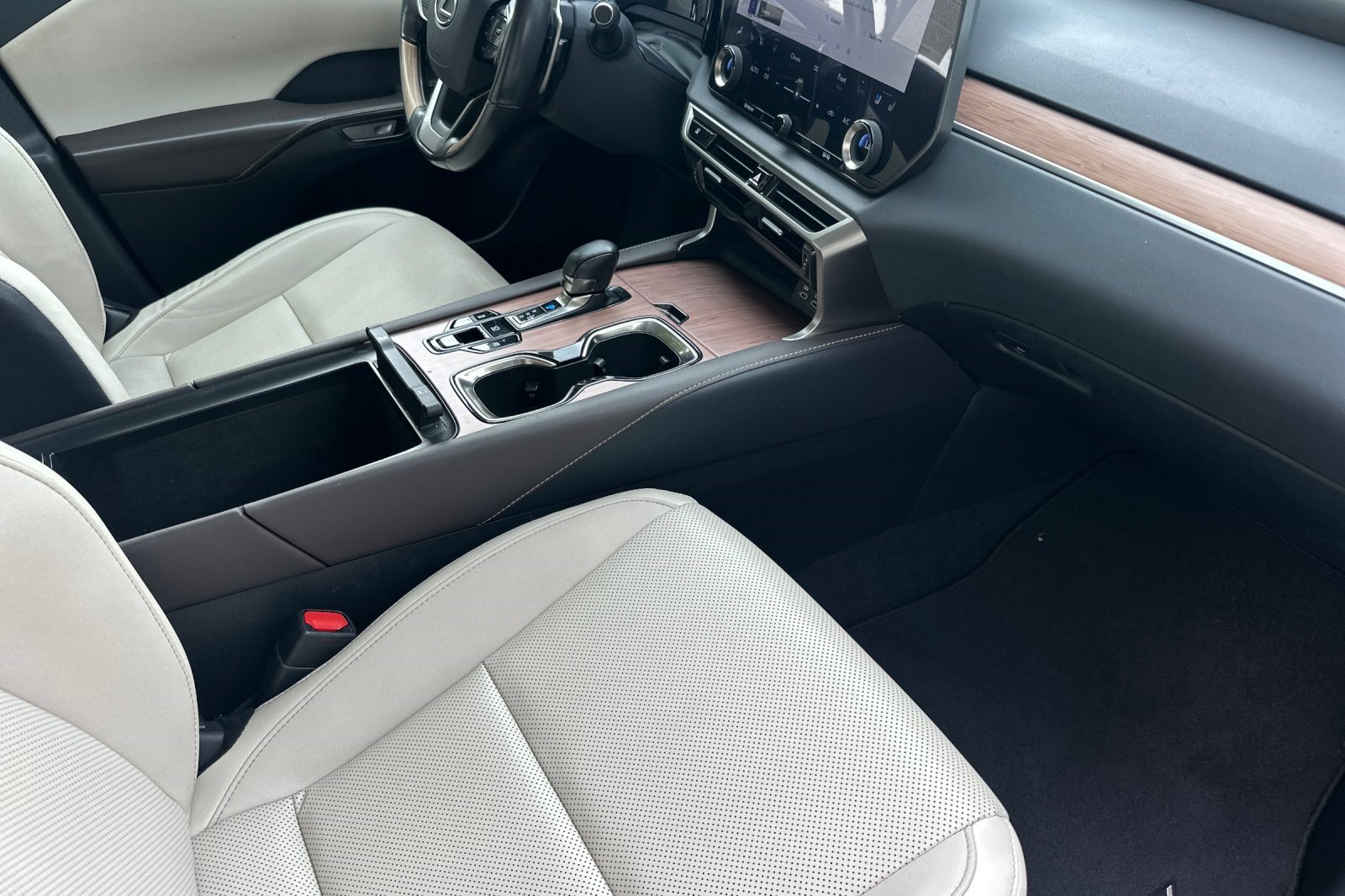 Used 2024 Lexus RX 350h w/ Convenience Package AWD/4WD image 19
