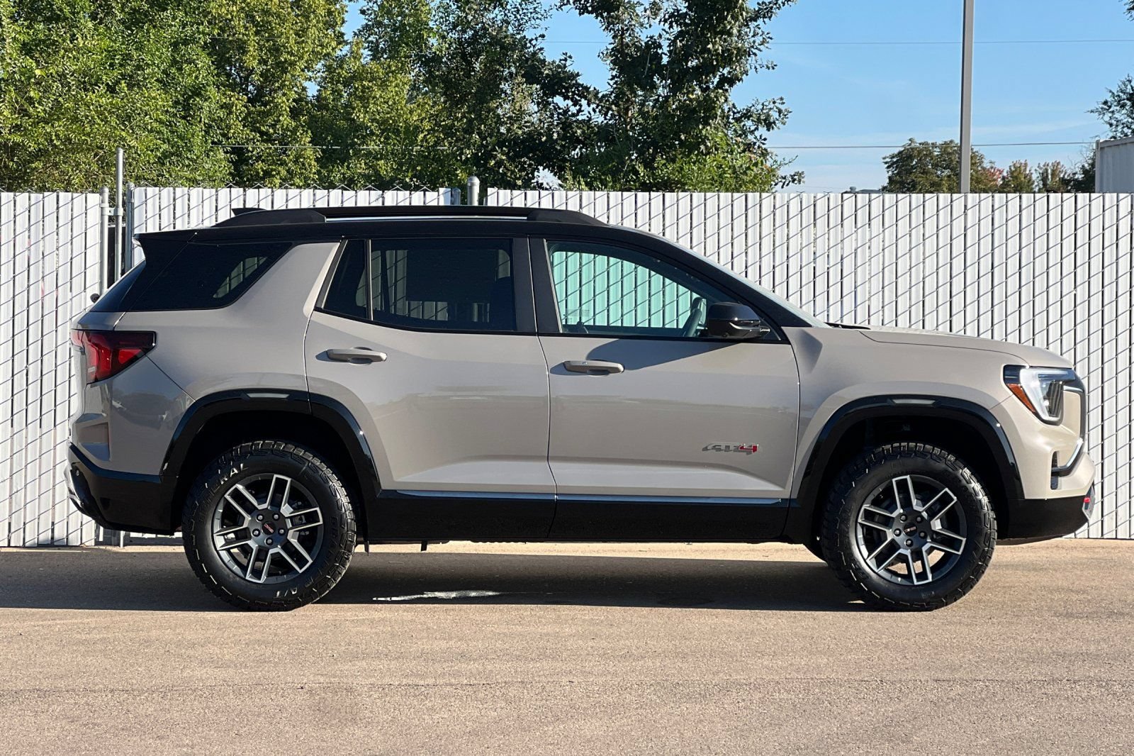 New 2027 GMC Terrain AT4 w/ Technology Package II AWD/4WD image 3