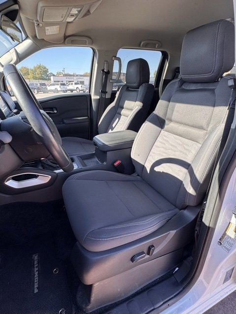 Used 2024 Nissan Frontier SV w/ SV Convenience Package image 11