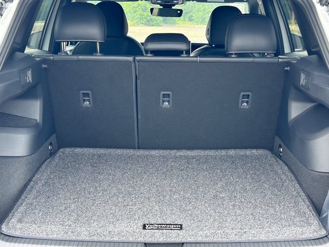 New 2026 Volkswagen Tiguan SE R-Line FWD image 22